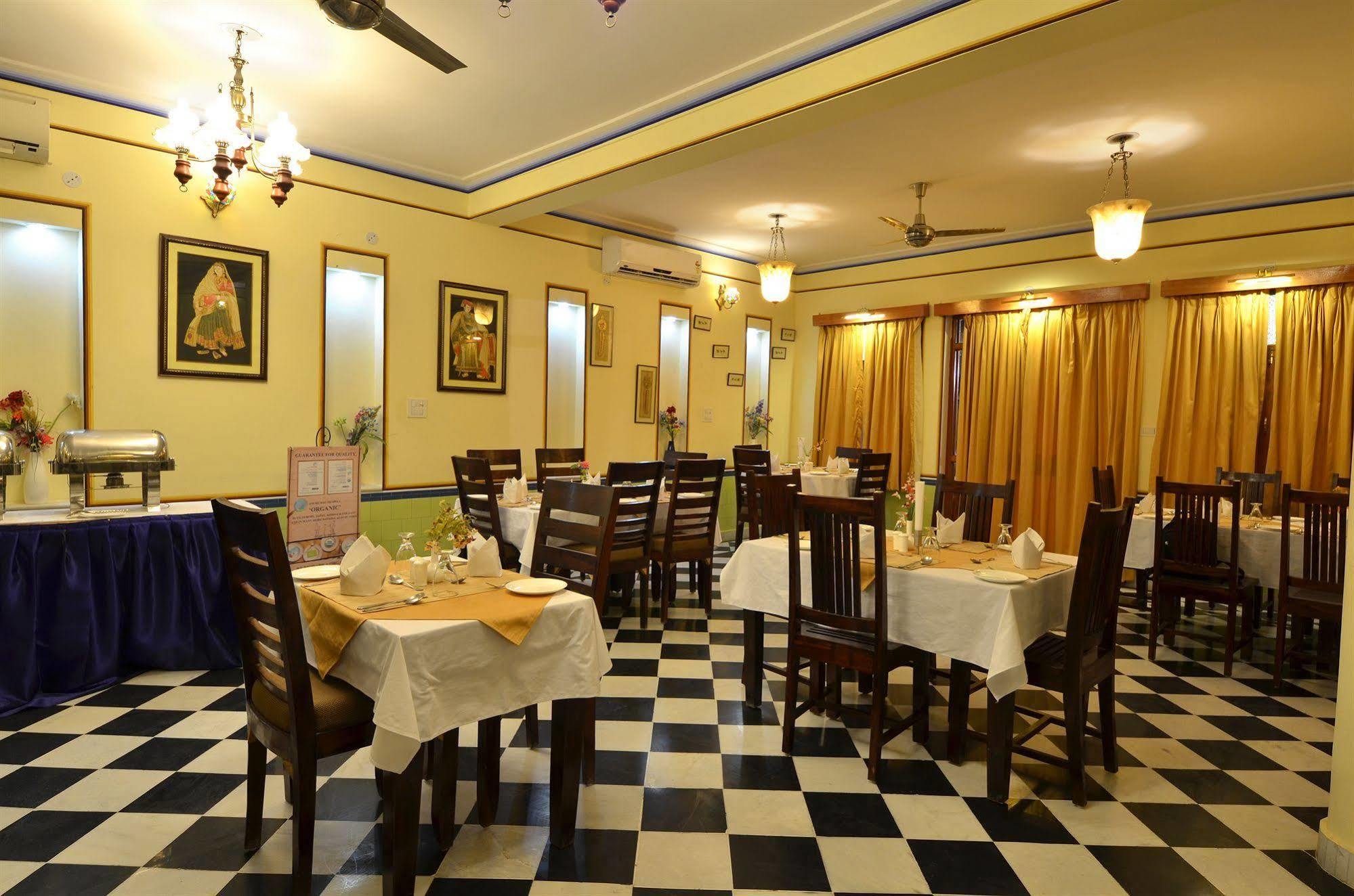 Koolwal Kothi Zinc Journey By The Fern, Nawalgarh, Rajasthan Экстерьер фото